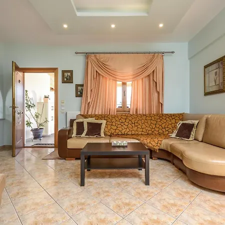 فيلة Maria's